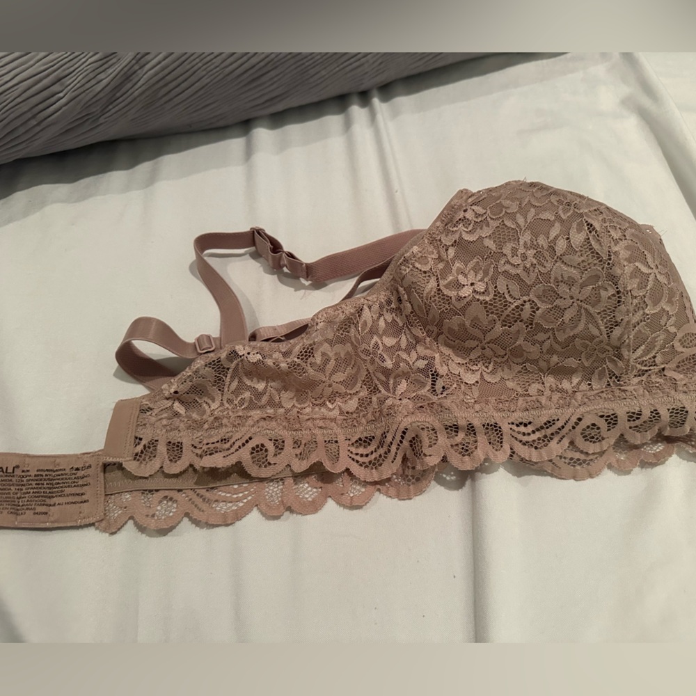BALI Comfort Revolution Lace Desire Shaping Wireless Bra Bralette Size Medium